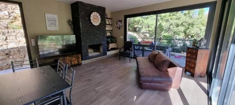 Maison d'architecte au cœur des montagnes Feliceto Extérieur photo